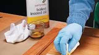 Applying Boiled Linseed Oil