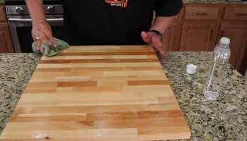 Is-There-a-Safe-Wood-Finish-for-Chopping-Boards Is There a Safe Wood Finish for Chopping Boards
